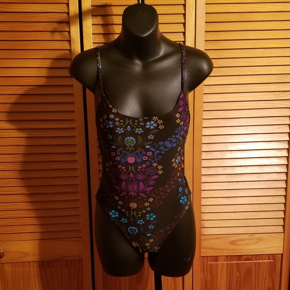 "NWT" one-piece swimsuit 🧜‍♀️ - Picture 2 of 4